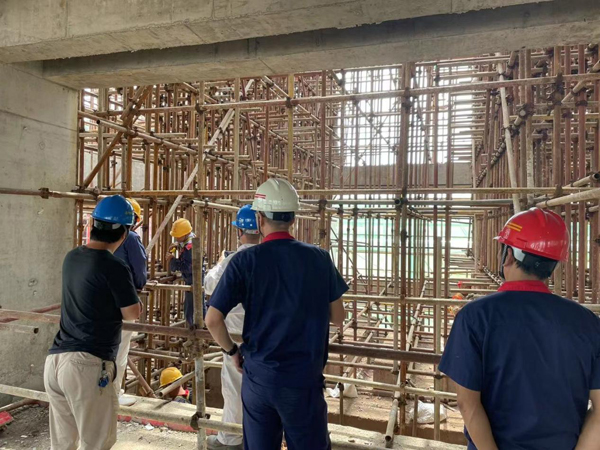 公司一項(xiàng)工程高支模通過驗(yàn)收 公司一項(xiàng)工程高支模通過驗(yàn)收