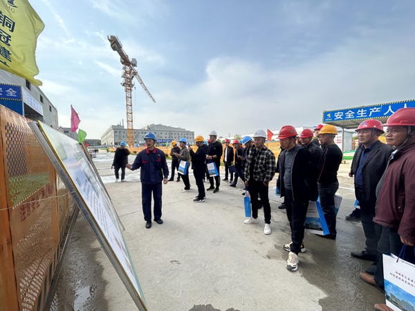 經(jīng)開區(qū)多家單位觀摩銅箔三期項(xiàng)目 經(jīng)開區(qū)多家單位觀摩銅箔三期項(xiàng)目