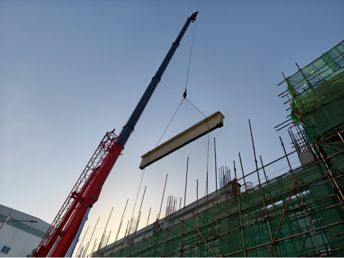 第一事業(yè)部完成赤峰凈液工序 行車梁吊裝任務(wù) 第一事業(yè)部完成赤峰凈液工序 行車梁吊裝任務(wù)